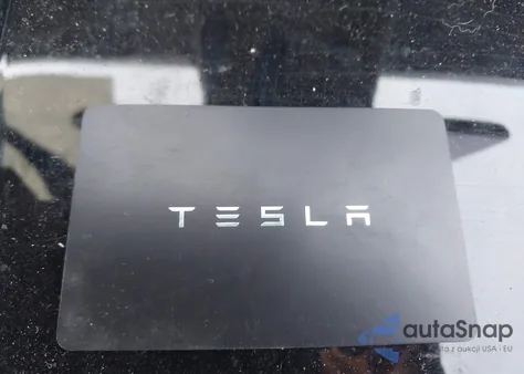 2020 Tesla Model 3 Standard Range Plus Rear-Wheel Drive/Standard Range Rear-Wheel Drive z USA, uszkodzony, nr VIN 5YJ3E1EA9LF659822